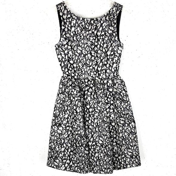 Erin Fetherston Resort 2014 Doily Jacquard Bow Back Dress Black Silver Size 2 - Picture 3 of 12